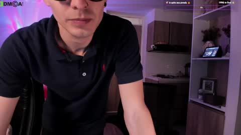 Snapshot of mikeyvioleta chatting on April 3, 10:24 am VIOLETAMIKE online show from April 3, 10:24 am