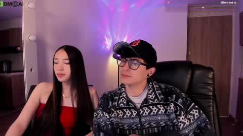 Snapshot of mikeyvioleta chatting on April 22, 10:22 pm VIOLETAMIKE online show from April 22, 10:22 pm