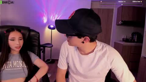 Snapshot of mikeyvioleta chatting on May 6, 11:48 am VIOLETAMIKE online show from May 6, 11:48 am