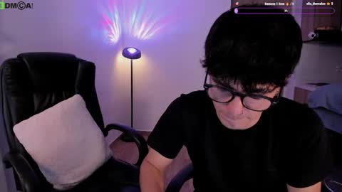 Snapshot of mikeyvioleta chatting on May 10, 11:37 am VIOLETAMIKE online show from May 10, 11:37 am
