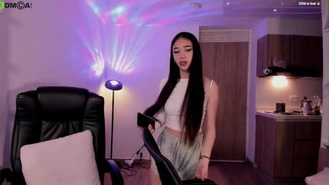Snapshot of mikeyvioleta chatting on May 19, 9:59 am VIOLETAMIKE online show from May 19, 9:59 am