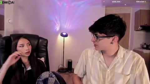 Snapshot of mikeyvioleta chatting on May 27, 8:33 am VIOLETAMIKE online show from May 27, 8:33 am