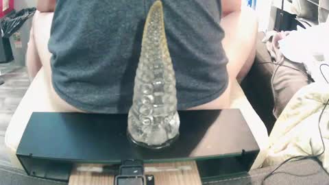 Snapshot of mikkkiz chatting on January 4, 8:17 am Bescior online show from January 4, 8:17 am