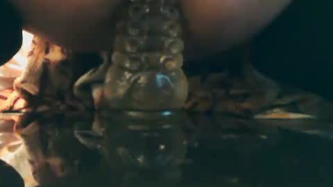 Snapshot of mikkkiz chatting on October 5, 2:15 pm Bescior online show from October 5, 2:15 pm