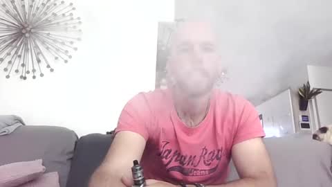 Snapshot of mikmik91 chatting on June 14, 11:01 am mikmik91 online show from June 14, 11:01 am