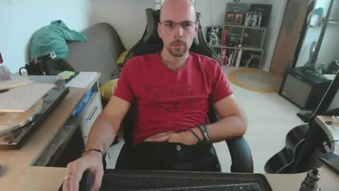 Snapshot of mikmik91 chatting on July 16, 8:53 am mikmik91 online show from July 16, 8:53 am