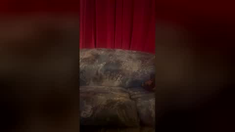 Snapshot of mil8207 chatting on March 16, 5:13 am mil8207 online show from March 16, 5:13 am