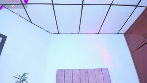 Snapshot of mila_1wood chatting on March 13, 2:29 am mila_1wood online show from March 13, 2:29 am