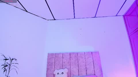 Snapshot of mila_1wood chatting on June 19, 12:42 pm mila_1wood online show from June 19, 12:42 pm