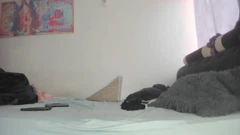 Snapshot of mila_dash chatting on February 5, 11:55 am Mila Dash online show from February 5, 11:55 am