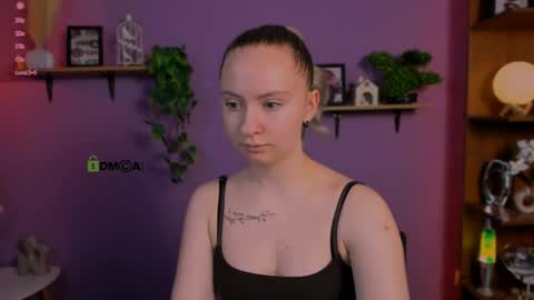 mila_glow online show from April 7, 11:43 am