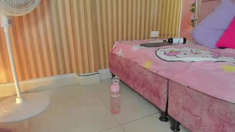 Snapshot of mila_grace_ chatting on May 12, 6:38 pm mila_grace_ online show from May 12, 6:38 pm