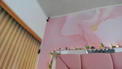 Snapshot of mila_grace_ chatting on June 9, 6:52 pm mila_grace_ online show from June 9, 6:52 pm