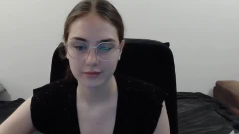 mila_keyy online show from January 13, 9:20 pm