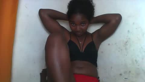 Snapshot of mila_lunah chatting on March 11, 6:25 pm mila_lunah online show from March 11, 6:25 pm