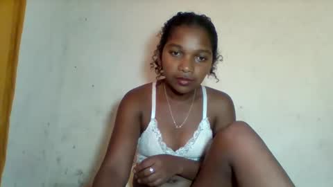 Snapshot of mila_lunah chatting on March 21, 9:58 am mila_lunah online show from March 21, 9:58 am