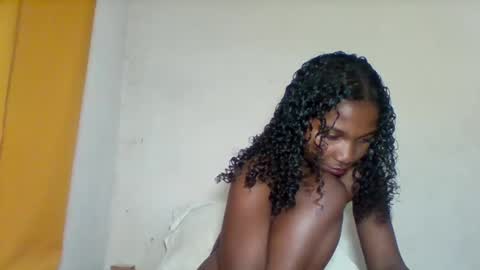 Snapshot of mila_lunah chatting on April 4, 6:49 pm mila_lunah online show from April 4, 6:49 pm