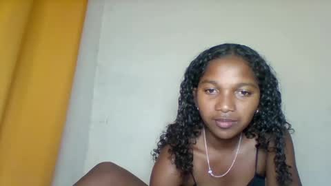 Snapshot of mila_lunah chatting on April 7, 2:50 pm mila_lunah online show from April 7, 2:50 pm
