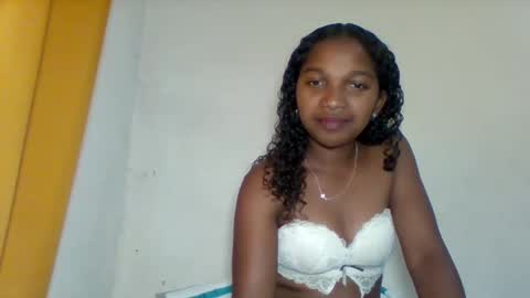 Snapshot of mila_lunah chatting on April 11, 2:21 pm mila_lunah online show from April 11, 2:21 pm