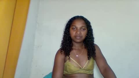 Snapshot of mila_lunah chatting on April 14, 3:29 pm mila_lunah online show from April 14, 3:29 pm
