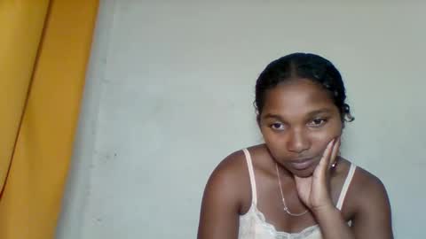 Snapshot of mila_lunah chatting on April 16, 3:57 pm mila_lunah online show from April 16, 3:57 pm