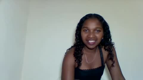 Snapshot of mila_lunah chatting on April 18, 2:21 pm mila_lunah online show from April 18, 2:21 pm