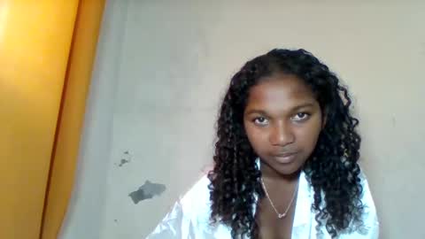 Snapshot of mila_lunah chatting on May 9, 4:28 am mila_lunah online show from May 9, 4:28 am