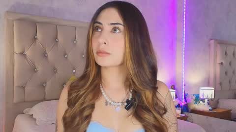 Snapshot of mila_smirnovavk chatting on February 3, 4:10 am MILA online show from February 3, 4:10 am