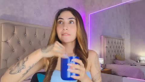 Snapshot of mila_smirnovavk chatting on February 3, 6:40 am MILA online show from February 3, 6:40 am