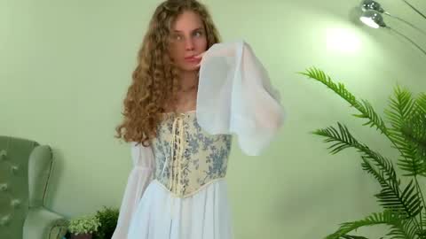 Mila online show from May 7, 5:24 am