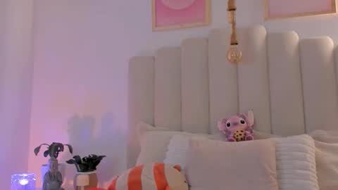 mila_stark333 online show from April 11, 8:29 am