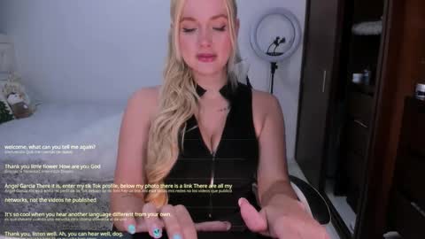 Mila online show from December 1, 11:10 pm