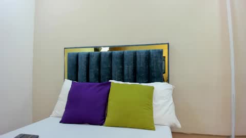 mila online show from April 17, 10:40 am