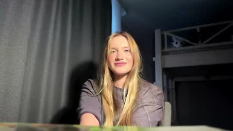 Snapshot of milacrummell chatting on June 17, 3:57 pm Haley online show from June 17, 3:57 pm