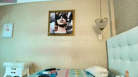 miladiosa online show from November 11, 12:05 pm