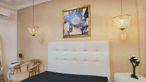 miladiosa online show from March 25, 12:00 pm