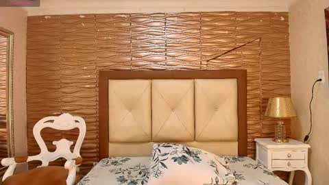 miladiosa online show from April 16, 12:28 pm