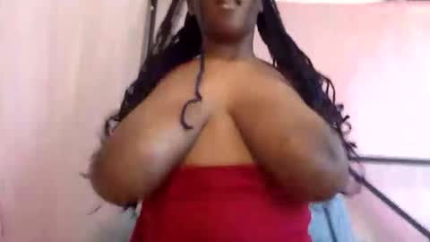 Snapshot of miladreama chatting on December 22, 6:27 pm Miladreama online show from December 22, 6:27 pm