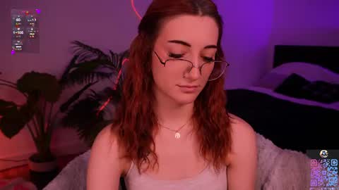 Snapshot of milaflameee_ chatting on June 9, 4:29 pm Mila . online show from June 9, 4:29 pm
