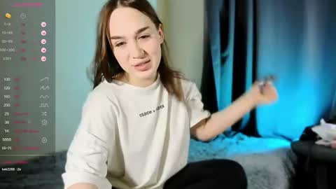 Snapshot of milagros_iva chatting on June 18, 7:51 pm milagros_iva online show from June 18, 7:51 pm