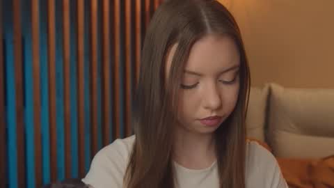 Snapshot of milaice chatting on March 2, 3:19 pm Mila online show from March 2, 3:19 pm