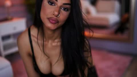 Snapshot of milakade chatting on April 22, 8:43 pm Mila online show from April 22, 8:43 pm