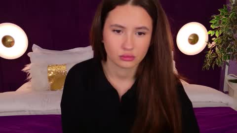 milaleoneli online show from November 10, 4:22 am