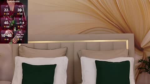 milaleoneli online show from March 25, 3:51 pm