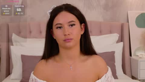 milaleoneli online show from June 21, 3:25 pm