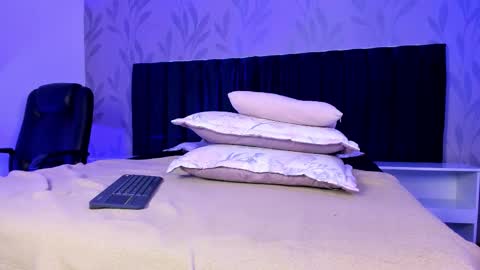 Snapshot of milan_daph chatting on February 27, 5:35 pm Daphne online show from February 27, 5:35 pm