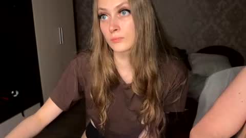 Snapshot of milana_sexwife chatting on June 25, 11:20 pm Dan and Milana online show from June 25, 11:20 pm