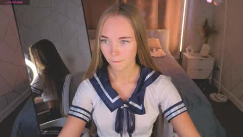 Snapshot of milana_sorrento chatting on May 28, 1:03 am Milana online show from May 28, 1:03 am