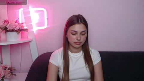 milanaangelas online show from May 26, 8:05 pm
