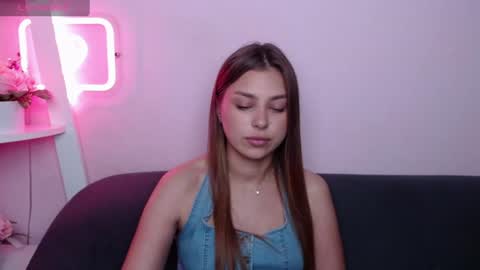 Snapshot of milanaangelas chatting on June 26, 6:07 am milanaangelas online show from June 26, 6:07 am